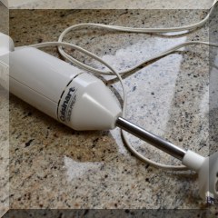 K04. Cuisinart quick prep immersion blender. - $18